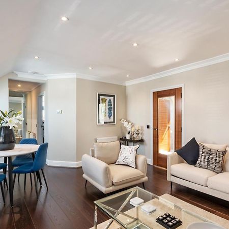 Weybridge - 2 Bed - Parkingアパートメント エクステリア 写真